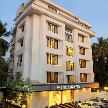 فندق آيسواريا Kochi المظهر الخارجي الصورة
